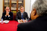 Pelo PS estão presentes António Costa, Carlos César, Mário Centeno, Ana Catarina Mendes e Pedro Nuno Santos.