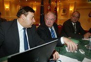 Carlos Henrique da Costa Neves (à direita na foto) – Ministro dos Assuntos Parlamentares.