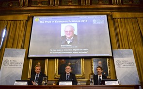 Pedro Vicente: Prémio Nobel 'fez a macroeconomia ficar mais  micro'