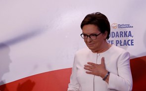 Deputado do partido de Merkel teme que a democracia esteja em causa na Polónia
