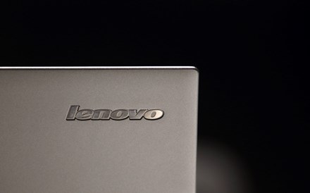 Lucros da Lenovo aumentam 64%, mas vendas de computadores derrapam