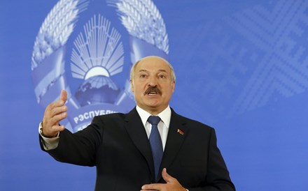 Lukashenko eleito para sexto mandato na Bielorrússia com 80% dos votos 