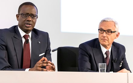 Credit Suisse quer rescindir com cinco mil trabalhadores