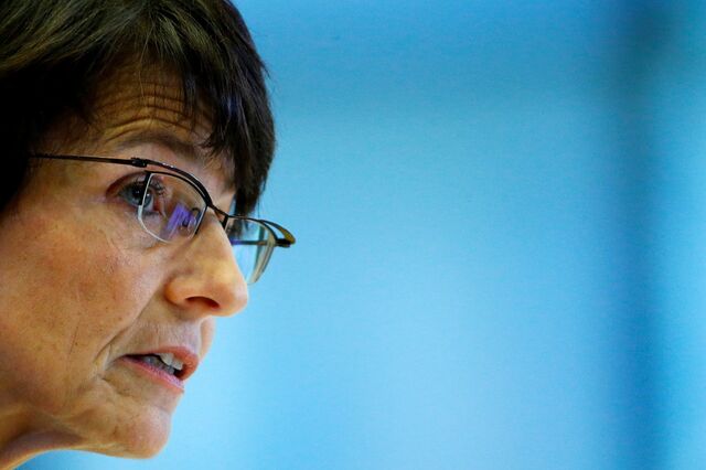 Bruxelas quer dar 4,7 milhões para compensar despedimentos no sector do vestuário