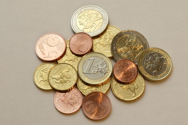 Nove em cada dez moedas de dois euros têm 'cara' estrangeira