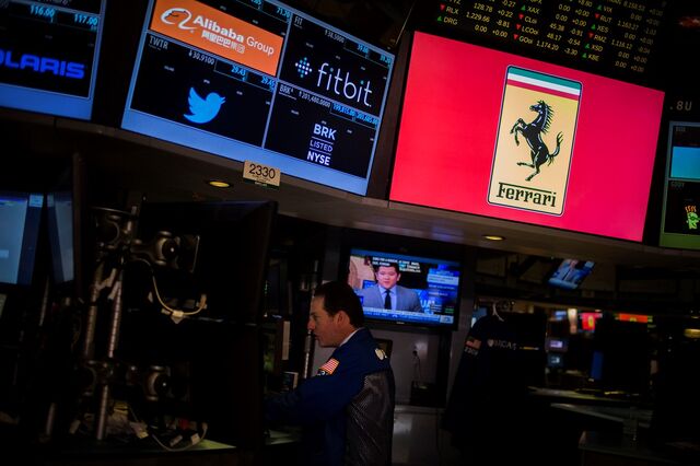 Ferrari fecha primeira sessão em bolsa a subir mais de 5%