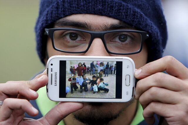 Comissão Europeia: Refugiados geram ligeiro crescimento na economia
