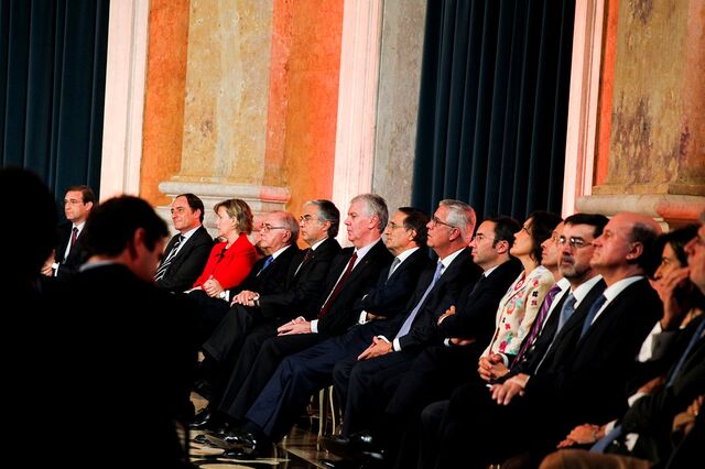 Governo testa união da esquerda com salários e sobretaxa