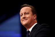 David Cameron, presidente do Reino Unido, ocupa o oitavo lugar desta listagem. Reeleito em Maio deste ano, o líder britânico é fã do Twitter – onde tem 834 mil seguidores – e de selfies, escreve a Forbes. 