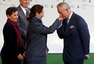 Ségolène Royal, ministra da Ecologia, Desenvolvimento Sustentável e Energia, e o Príncipe Carlos.