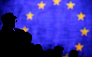 Eurogrupo não prevê atrasos no Fundo de Recuperação apesar de bloqueio no orçamento