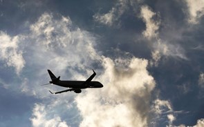 Governo mantém suspensos voos com origem ou destino no Brasil e Reino Unido