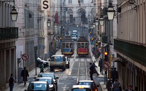 Um terço dos jovens portugueses pondera emigrar
