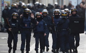 Polícia belga faz seis buscas relacionadas com o atentado de Paris