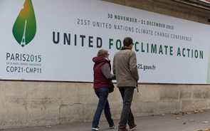 Conferência do Clima: noite dura de negociações dita adiamento do acordo