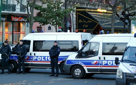 Encontrado cinto de explosivos nos arredores de Paris