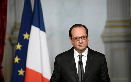 França realiza ataques aéreos a posto de comando do Estado Islâmico