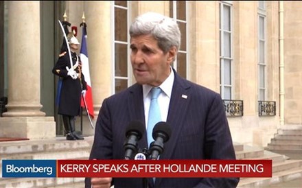 Kerry: Paris vai recuperar de um acto 'desprezível e cobarde' cometido por 'monstros psicopatas'