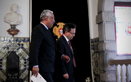 Cavaco Silva apresenta seis exigências a António Costa