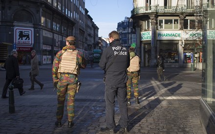 Bruxelas prolonga por mais uma semana estado de alerta máximo