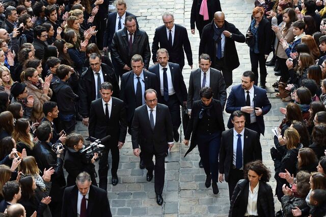 Hollande intensifica operações militares contra o ISIS
