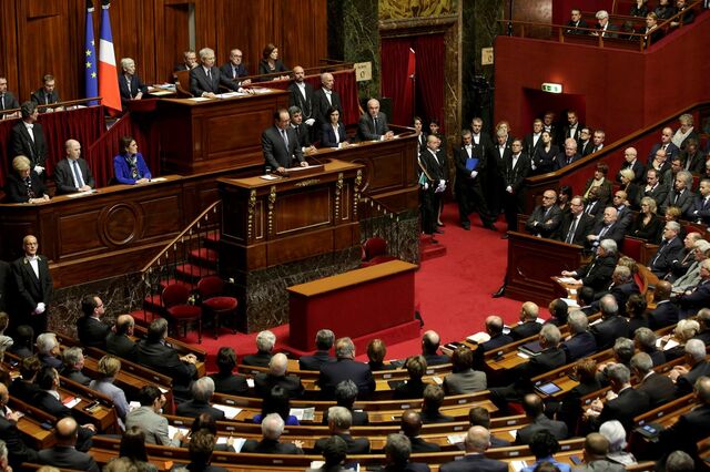  Hollande declara guerra ao EI e mobiliza comunidade internacional