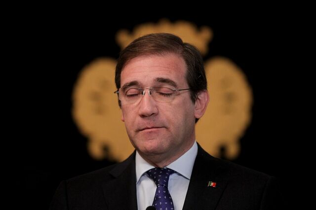 Passos Coelho surpreendido com ausência de demissões após roubo de Tancos 