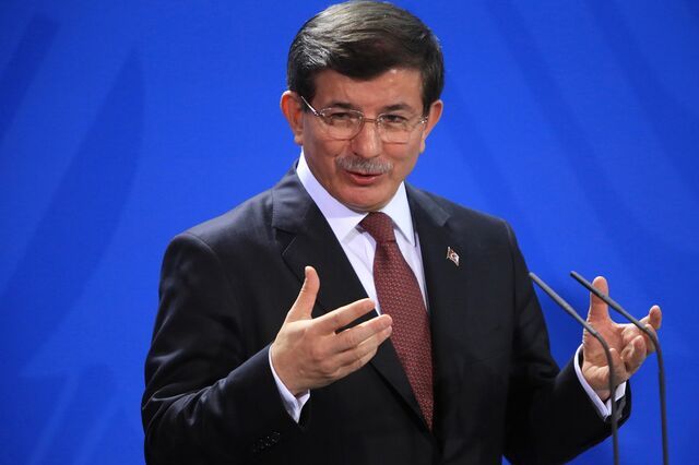 Primeiro-ministro da Turquia confirma abandono do cargo