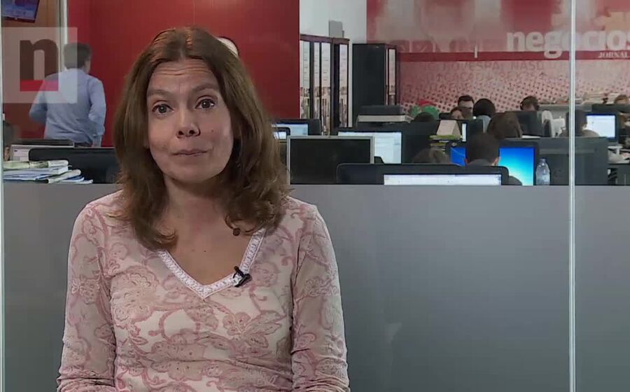 Fisco obriga contribuintes a rever facturas já validadas 20151124_NUM_MINUTO_FIlomena_DPO.mp4