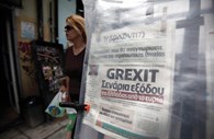 Eleições na Grécia e um quase Grexit: Em Julho, o Governo encerrou bancos e impôs limites aos movimentos de capitais. Um referendo a um novo programa de austeridade colocou o país à beira da saída do Euro e a Europa em pânico. Ganhou o 'não' à austeridade mas o Governo de Tsipras negociou um novo memorando.