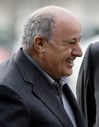 Amancio Ortega, dono da Inditex, ganhou 12,1 mil milhões de dólares, este ano. Encurtou a distância para o primeiro lugar das maiores fortunas mundiais. Tem um património de 73,2 mil milhões de dólares.