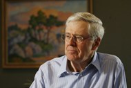 Charles Koch, presidente-executivo da norte-americana Koch Industries. tem a sexta maior fortuna, a nível mundial. Aumentou o seu património para 50,4 mil milhões de dólares, em 2015.