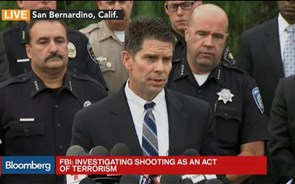 Tiroteio em San Bernardino requalificado como 'acto terrorista' pelo FBI