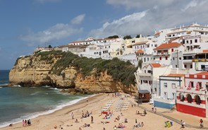 Comprar casa no Algarve é 25% mais caro do que a média do país