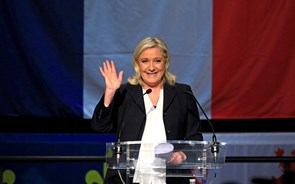 Le Pen defende regresso ao ECU