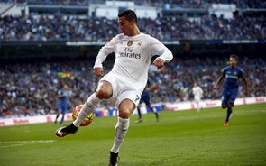 Cristiano Ronaldo bate recorde de golos na fase de grupos da Champions