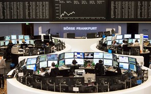 Abertura dos mercados: Bolsas europeias em alta. Petróleo e euro em queda