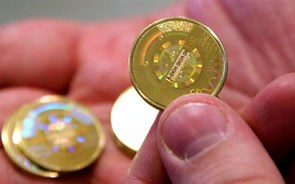 Bitcoin em máximos de três anos supera 1.000 dólares