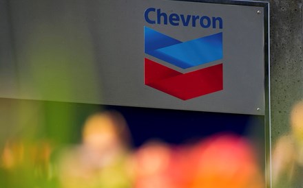 Chevron paga 33 mil milhões para comprar rival Anadarko