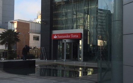 Edifício do Banif já diz Santander