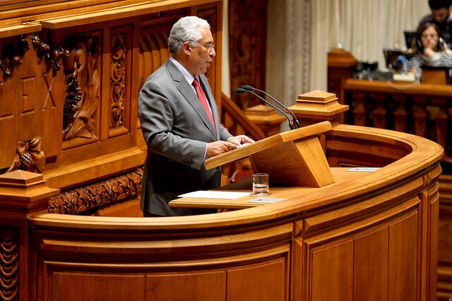 António Costa reitera legitimidade do Governo e apela ao diálogo