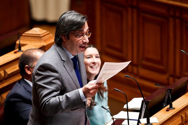Líder parlamentar do CDS diz que Portugal vive numa 'democracia simulada'
