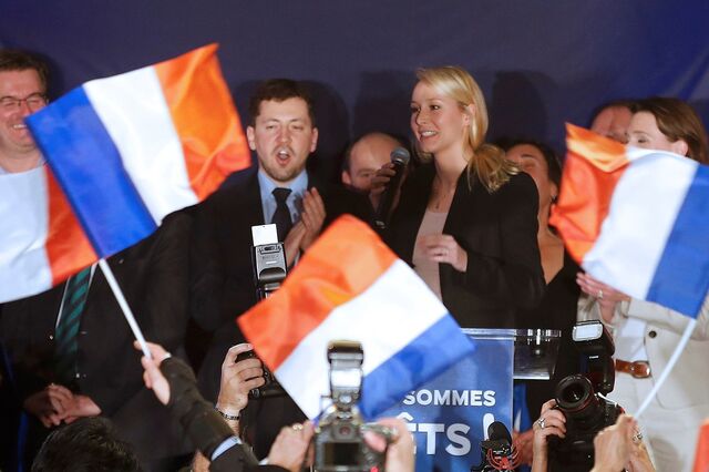 Le Pen defende novo imposto sobre contratos laborais com estrangeiros