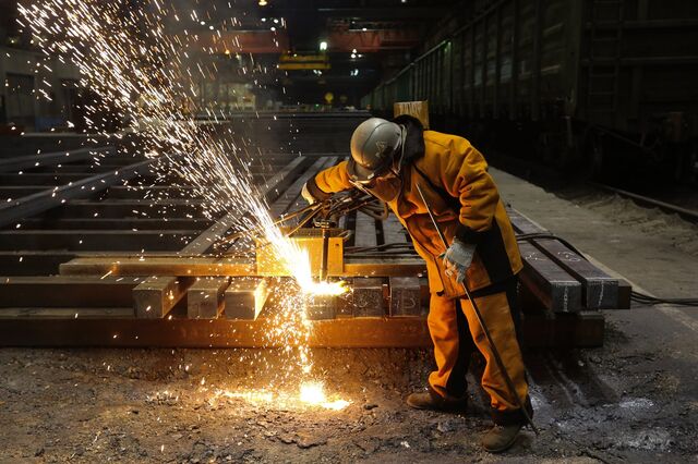 Sector das matérias-primas cai mais de 5%