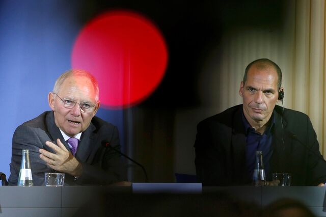 Varoufakis pede ao governo grego que rompa relações com credores