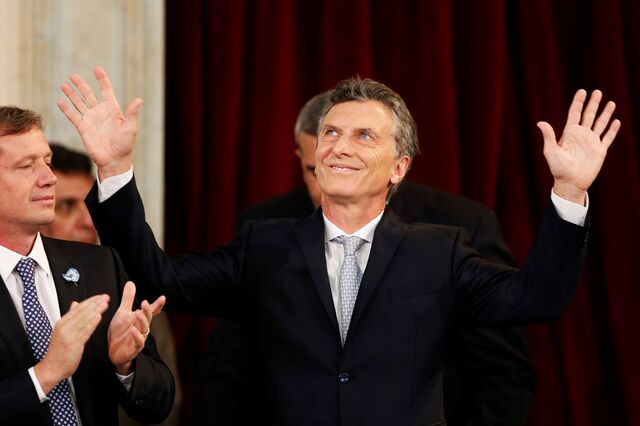 Argentina: Senado apoia Macri e aprova pagamento a credores
