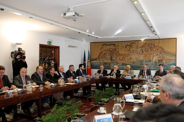 Desconto na TSU poderia chegar a salários acima do mínimo