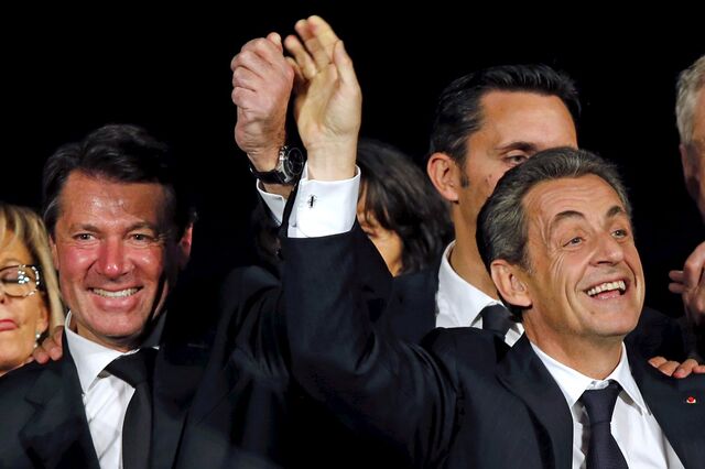 Frente Nacional não vence nenhuma região francesa. Partido de Sarkozy à frente