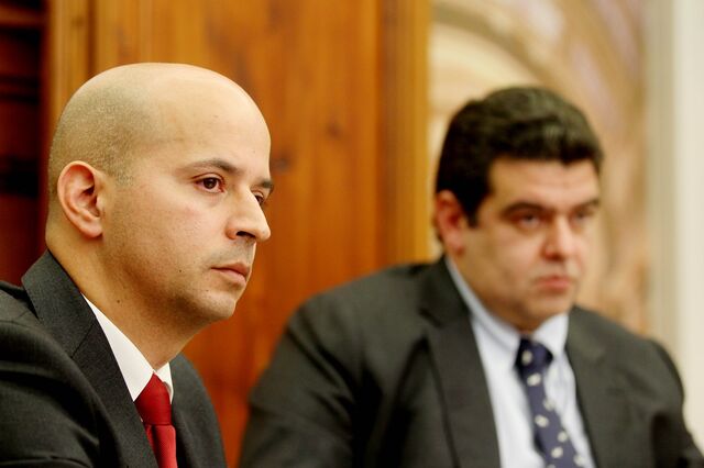 Centeno aperta serviços na receita e na despesa