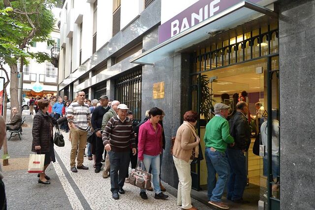 Clientes do Banif ainda não podem utilizar balcões do Santander Totta